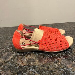 Earth Aldar Abra Spicy Red Perforated Slingback Sandals Womens 9 M Leather